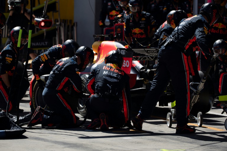 Max Verstappen en los pits durante el Gran Premio Fórmula 1