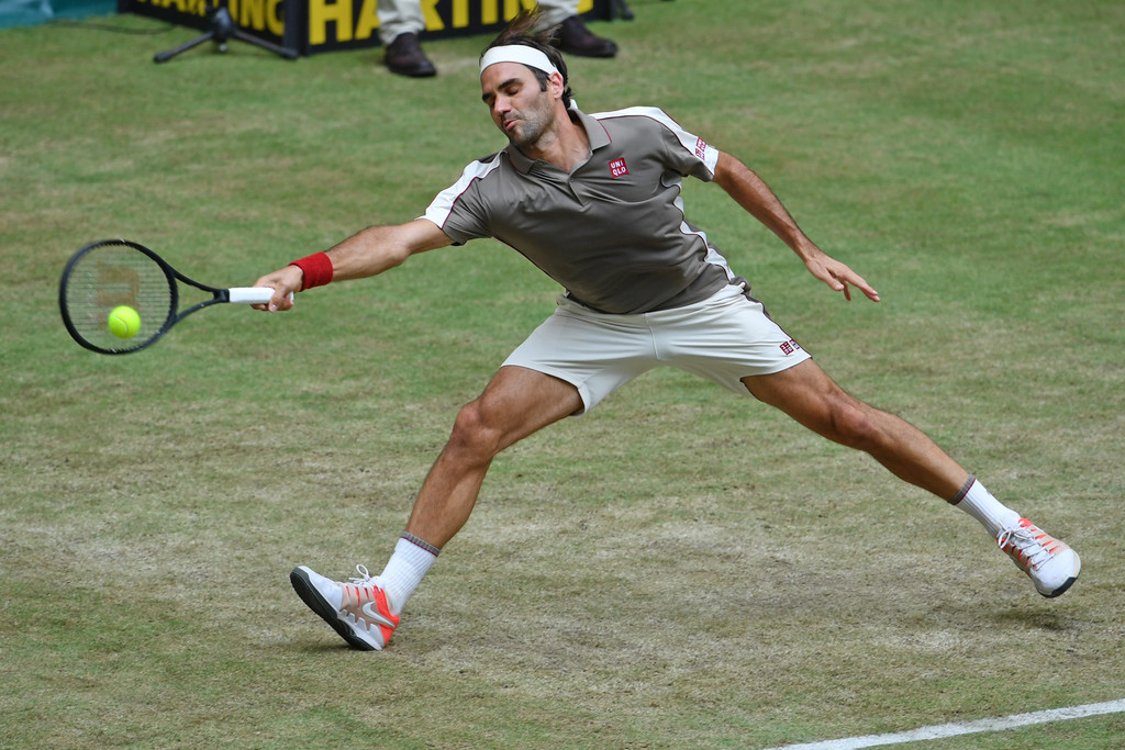Federer elimina a Bautista, Zverev cae en cuartos en Halle