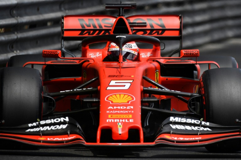 Sebastian Vettel (Ferrari) compite durante la sesión clasificatoria del GP de Mónaco de F1