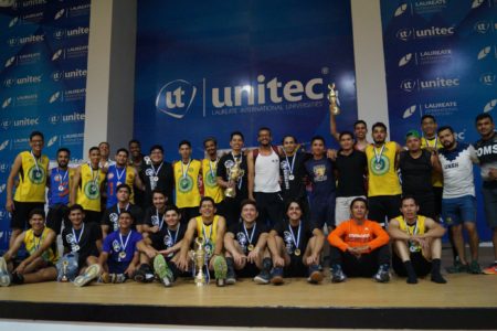 El podio masculino del IV Torneo de la Amistad de la Valle de Sula. Foto LVVS