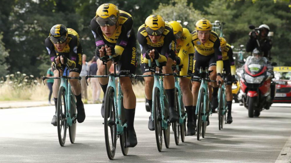 Mike Teunissen conserva el maillot amarillo en el Tour de Francia