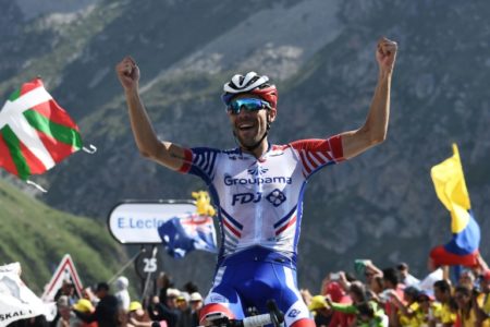 Thibaut Pinot celebra tras la 14ª etapa del Tour de Francia