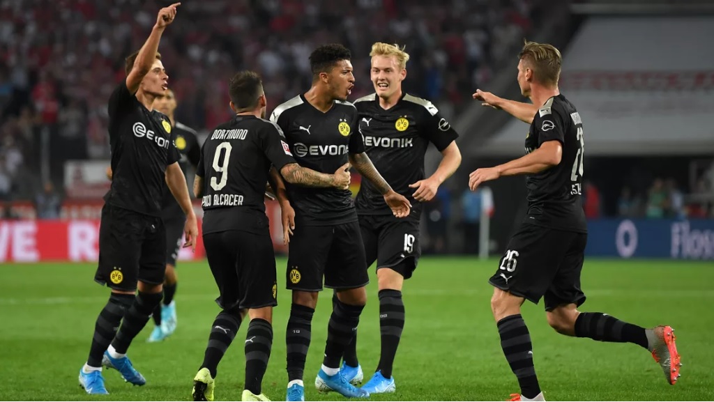 Borussia Dortmund a ritmo de triunfos. Köln nueva víctima de las "abejas"