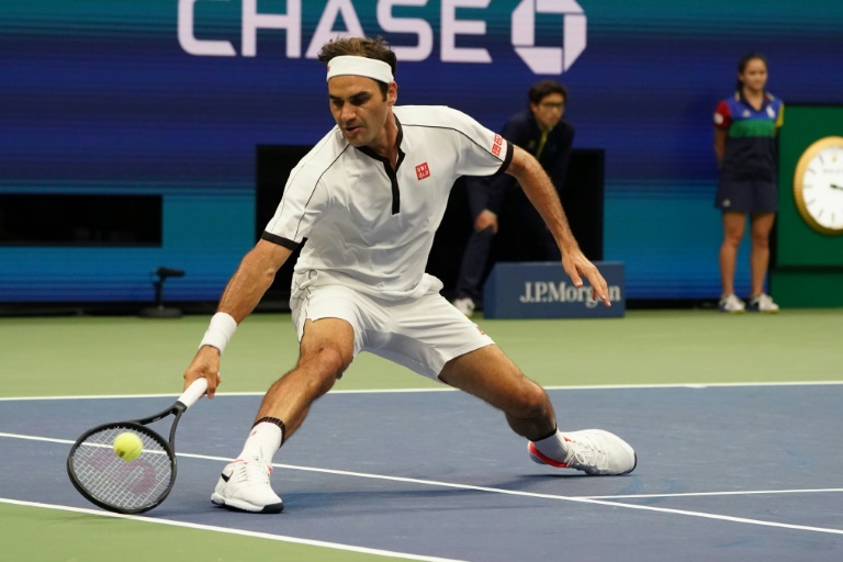 Federer y Serena junto a Djokovic avanzan en el US Open