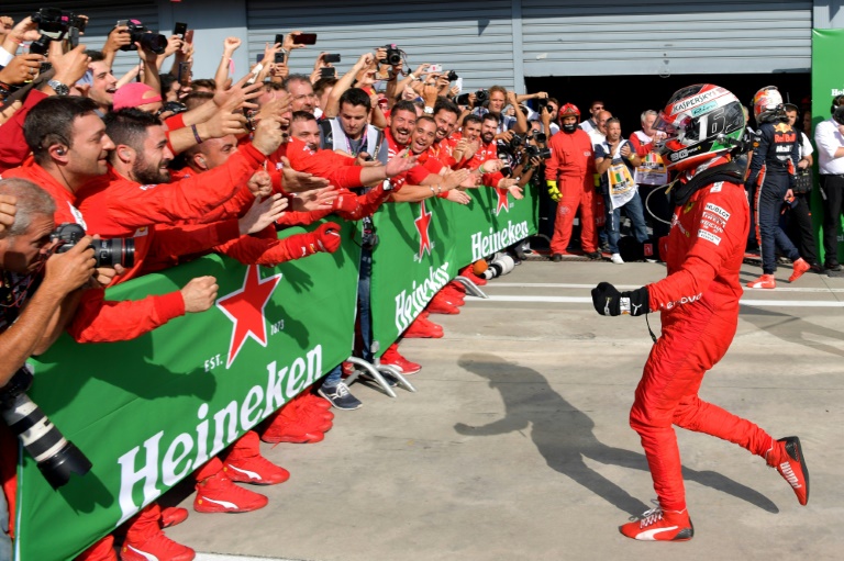 Ferrari tiene un nuevo héroe: Leclerc vence también en Monza