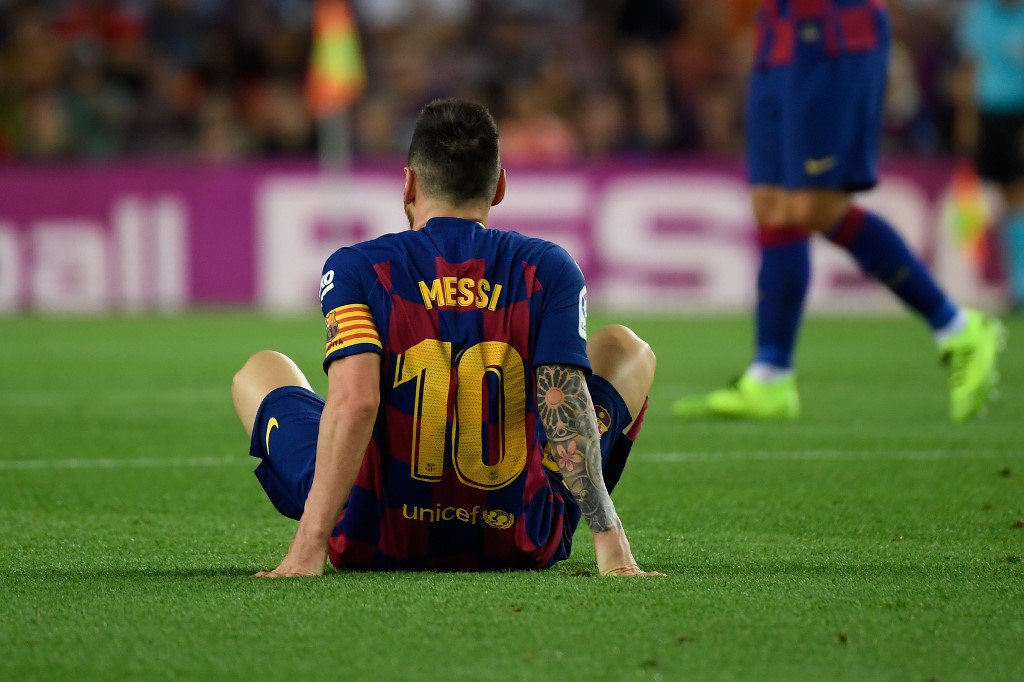 Lionel Messi abandonó la cancha por un problema en el muslo