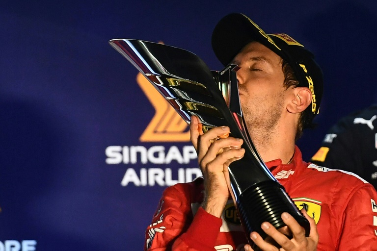 Vettel gana en Singapur y pone fin a una larga sequía de victorias