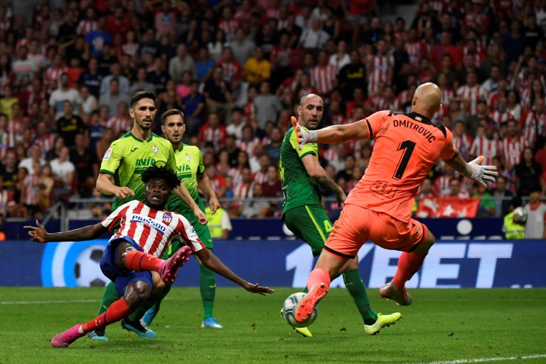 Atlético líder, Valencia recupera terreno, Bale rescata al Madrid