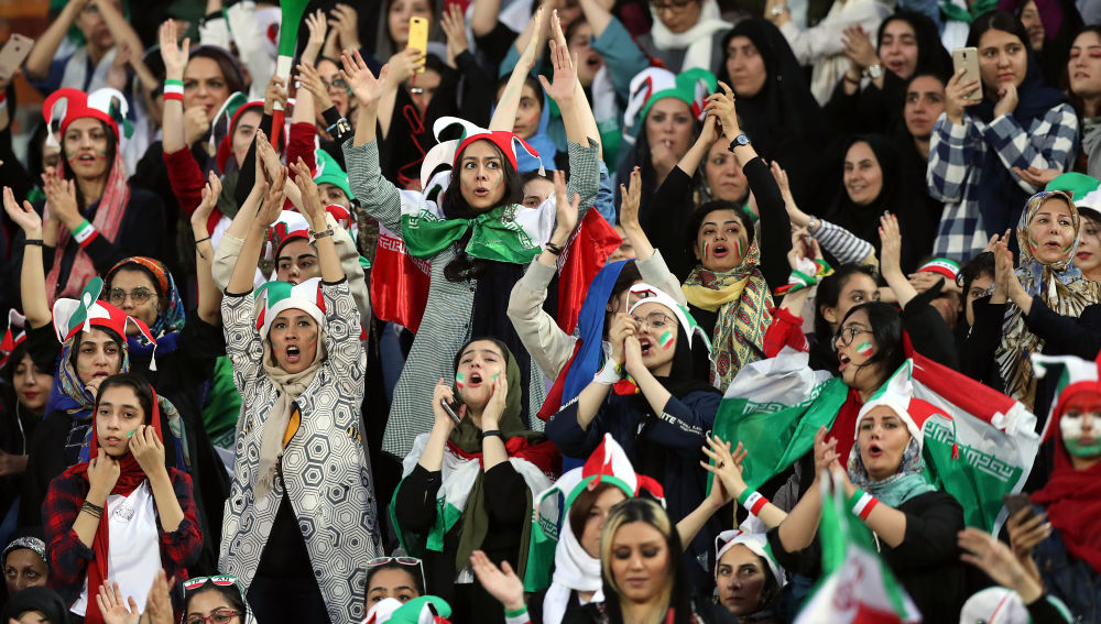 Irán 40 años después, las mujeres entran a los estadios de fútbol