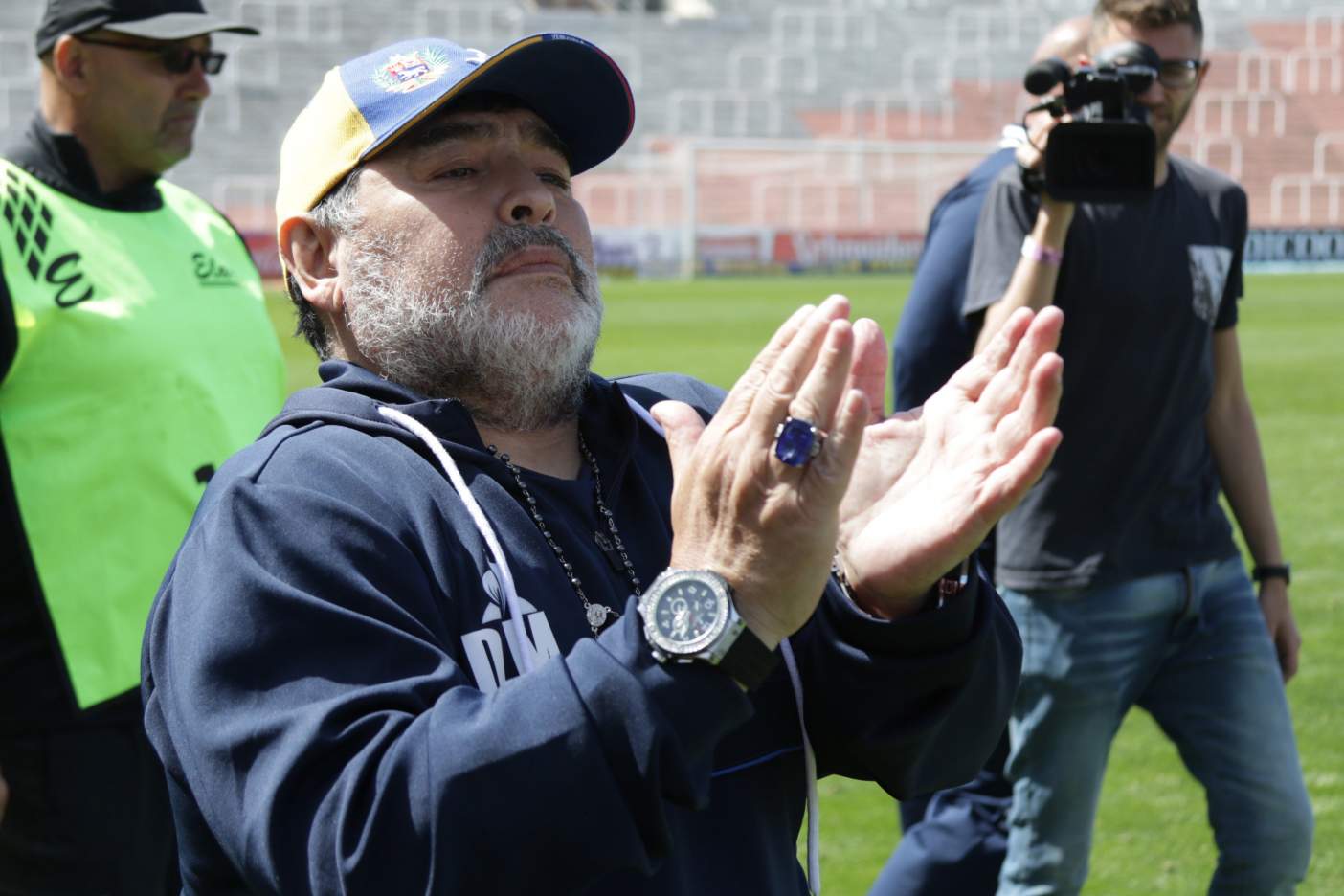 Maradona vuelve a Gimnasia dos días después de renunciar