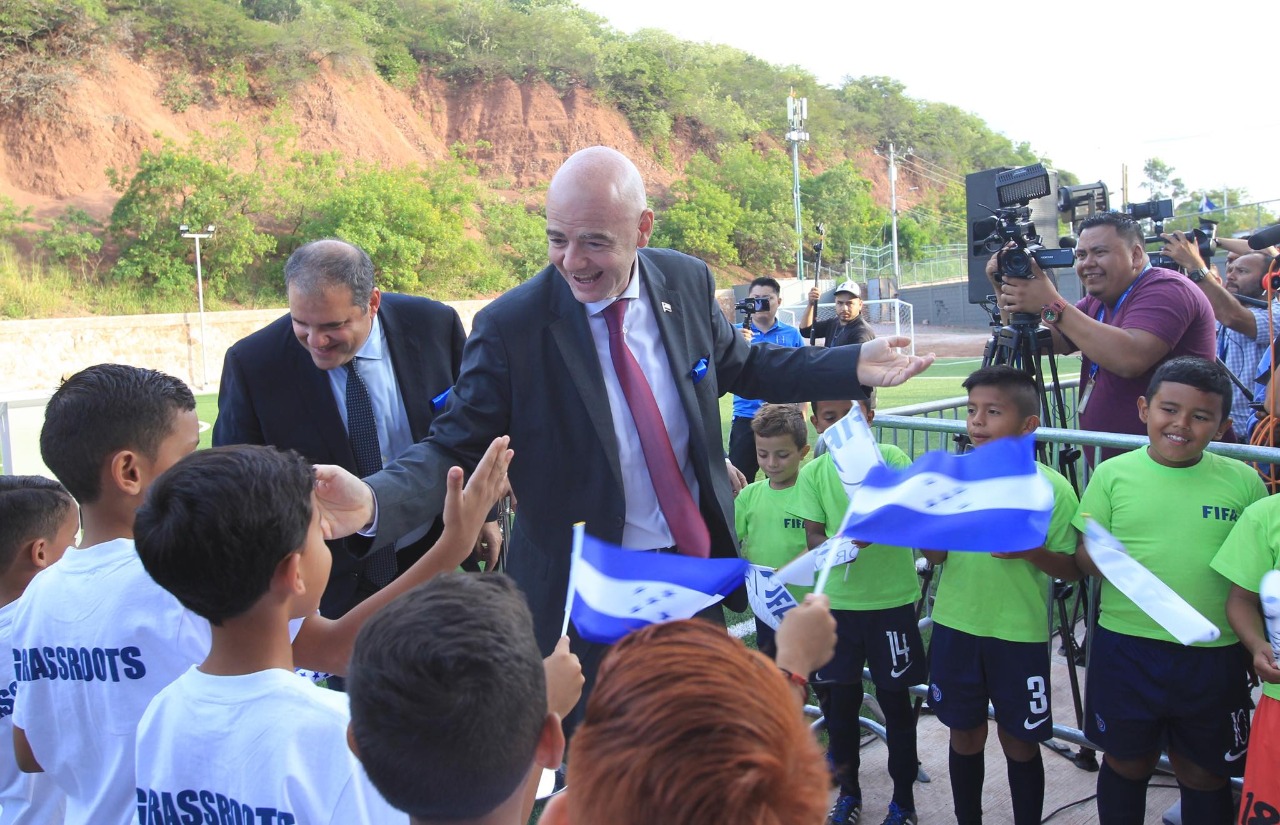 Honduras y Fenafuth firman fortalecimiento del fútbol ante FIFA