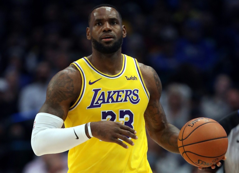 LeBron y Davis lideran a Lakers sobre Spurs. Harden líder de anotación