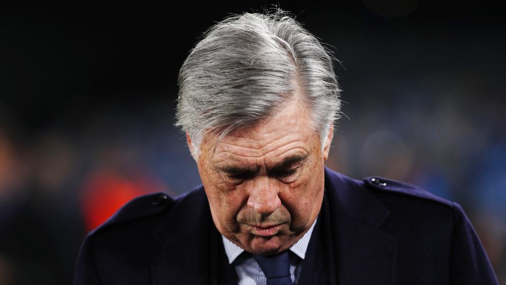 El Napoli destituye a Carlo Ancelotti después de golear al Genk
