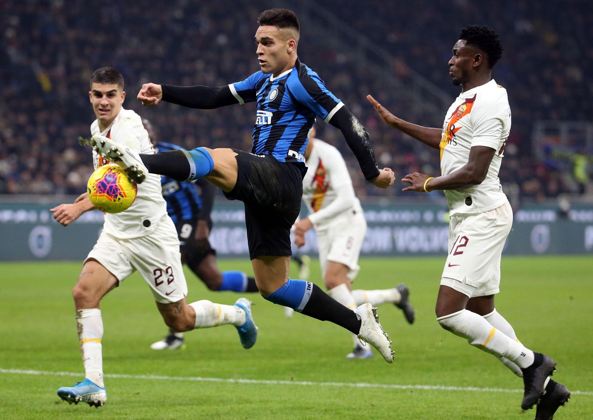 Inter no pasa de empatar con la AS Roma y peligra su liderato