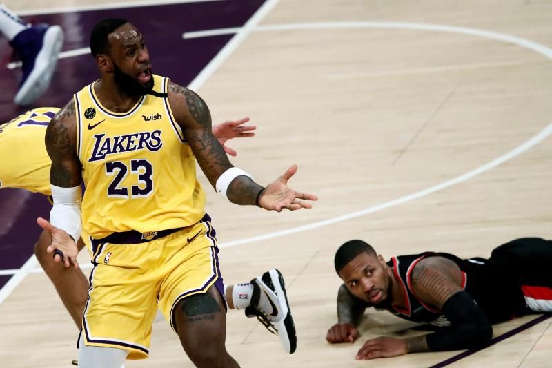 Homenaje a Kobe Bryant opaca victoria de los Blazzers sobre Lakers