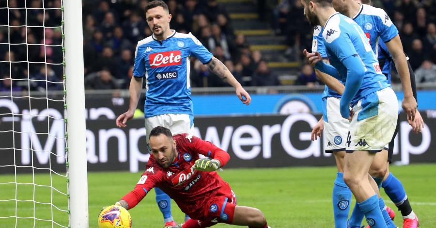 Napoli pega primero a un Inter que se durmió en San Siro