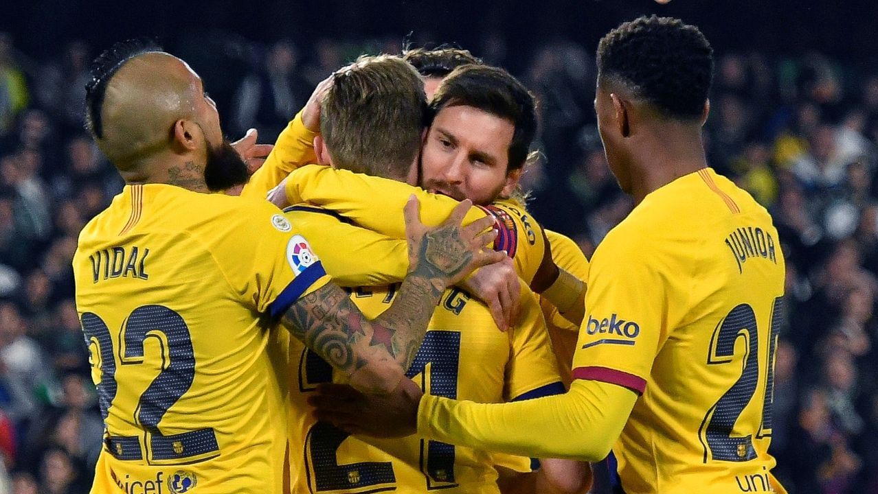 Un Barcelona gris no le pierde pista al Madrid mientras halla su fútbol