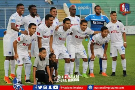 Héctor Vargas le dio oportunidad a varios jóvenes en Olimpia. Foto CDO