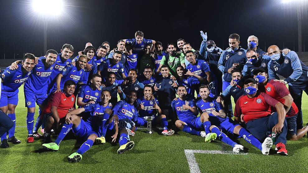 Cruz Azul vence a las Chivas y es campeón de Copa GNP