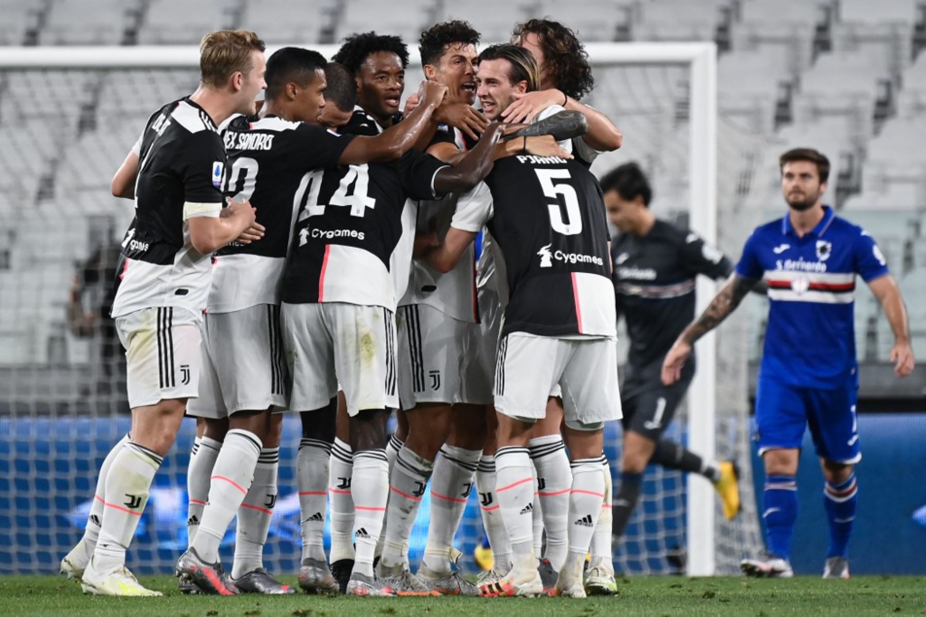 Juventus vence a Sampdoria y alcanza su noveno scudetto consecutivo