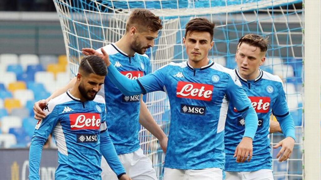El Napoli se aleja de Europa con derrota ante Parma