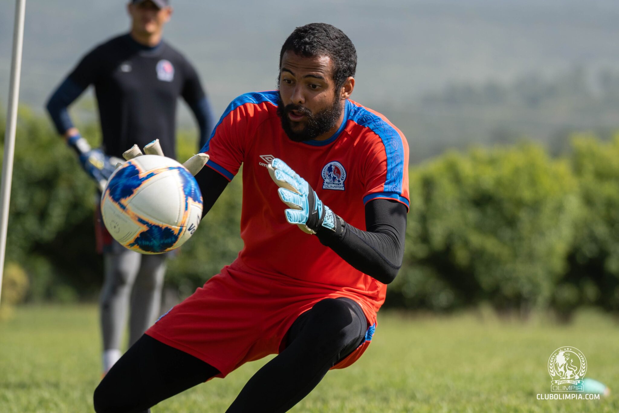 Edrick Menjívar: “Armando Castro es el mismo que les regaló la copa 16”