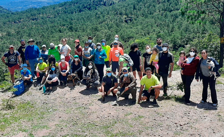 Ciclismo en la tarea de reforestar el Cerro Cimarrón