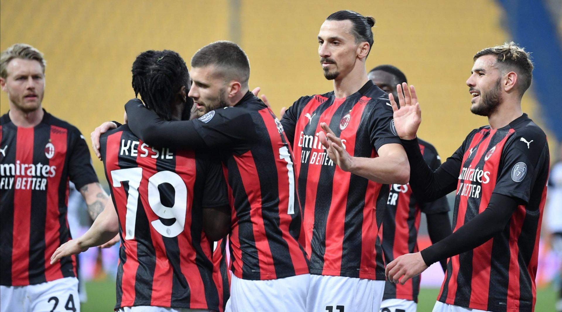 AC Milan firme en la segunda plaza con victoria sufrida ante Parma