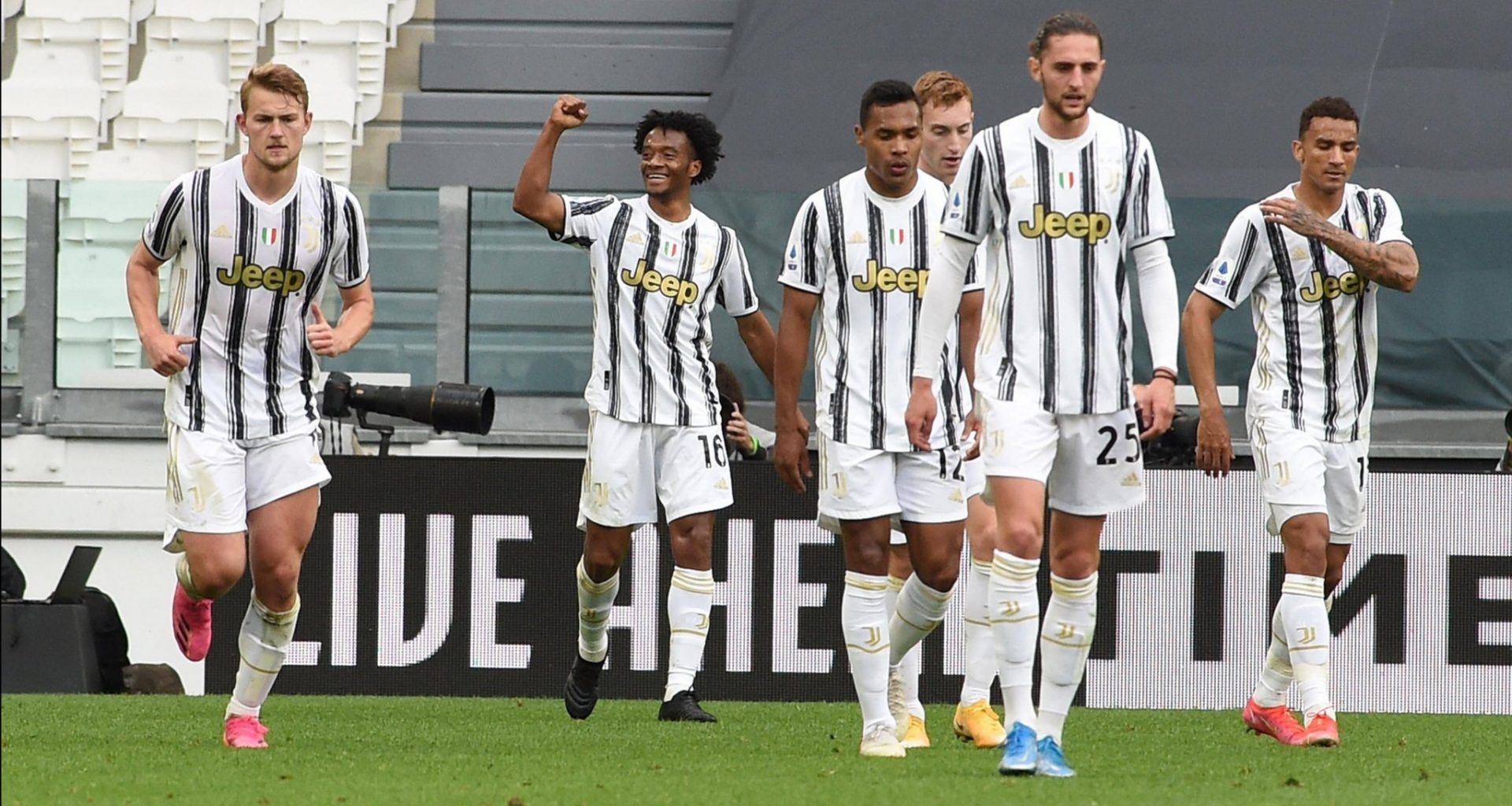 Juventus sigue luchando por Champions tras vencer al Inter 