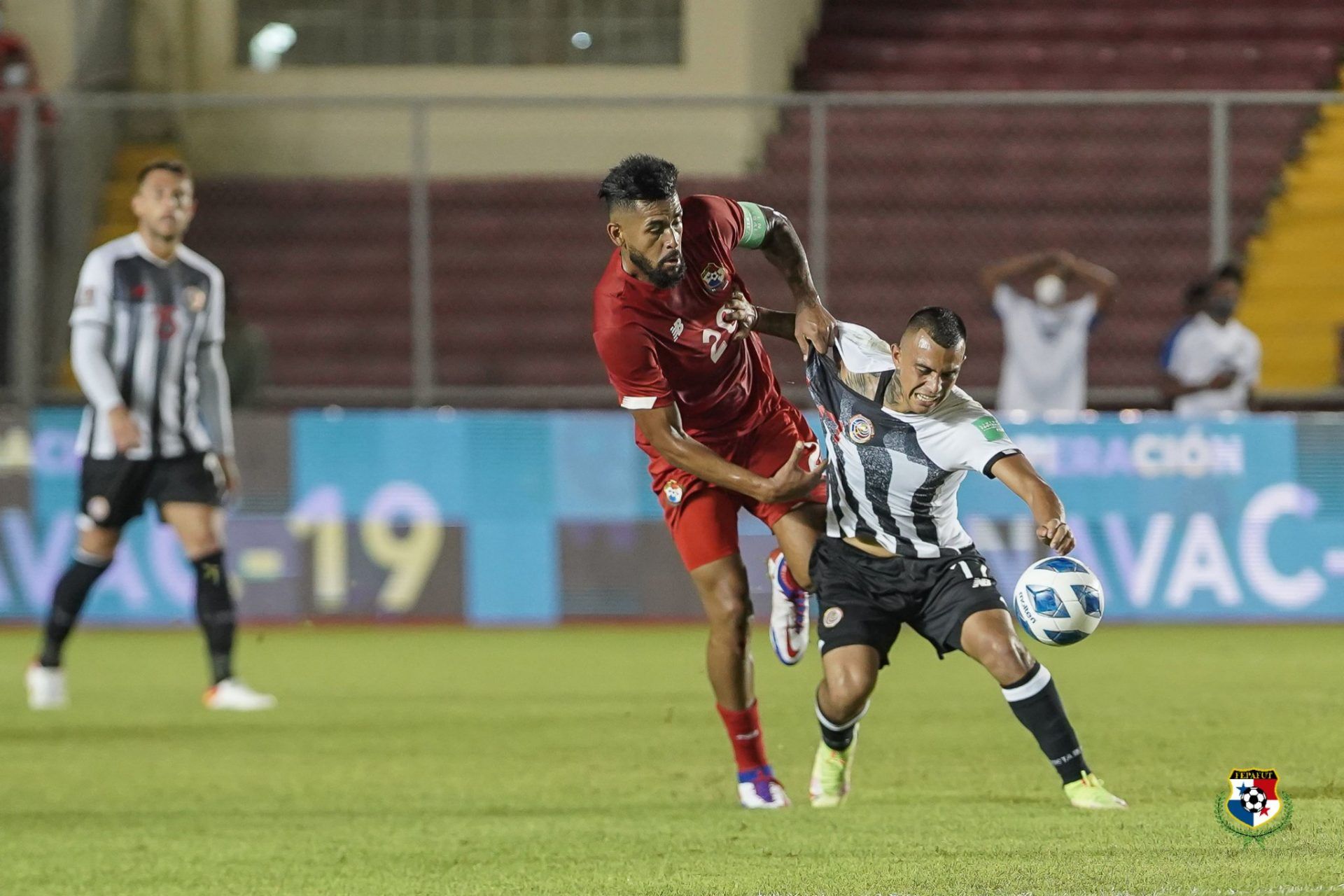 Panamá y Costa Rica empatan sin goles en el Rommel Fernández.