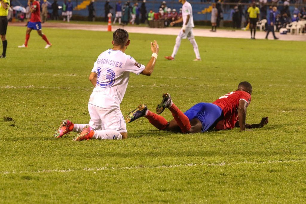 ¡TERRIBLE! Honduras empata contra los 'Ticos' y complica la clasificación a Catar 2022