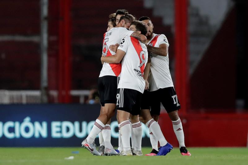 River Plate expone su liderato ante Talleres, su perseguidor