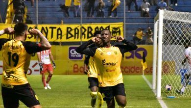 ¡Líderes! Real España doblega al Vida y le quita la cima del torneo