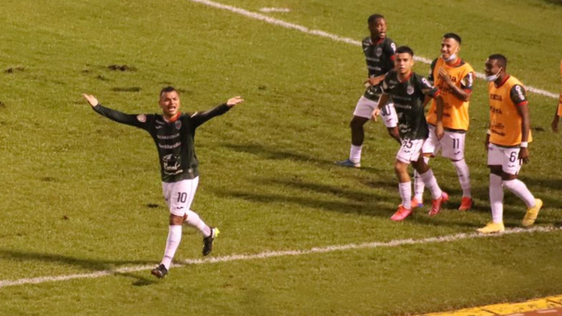 Vídeo: Marathón toma ventaja ante Olimpia con gol de Mario Martínez