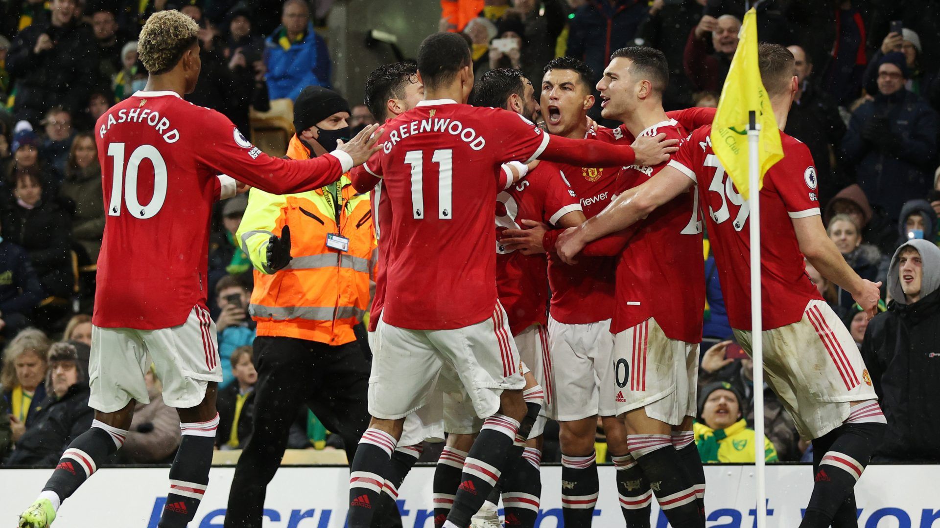 Vídeo: Manchester United se lleva triunfo por la mínima ante el Norwich con gol de CR7