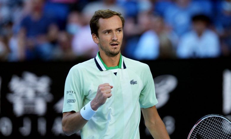 Medvedev avanza en el Australian Open tras un gran juego contra Kyrgios
