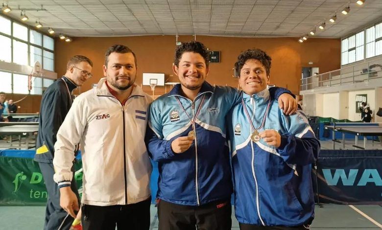 Josué Limas y Luis Tejada campeones con JuraMorezTT en Francia