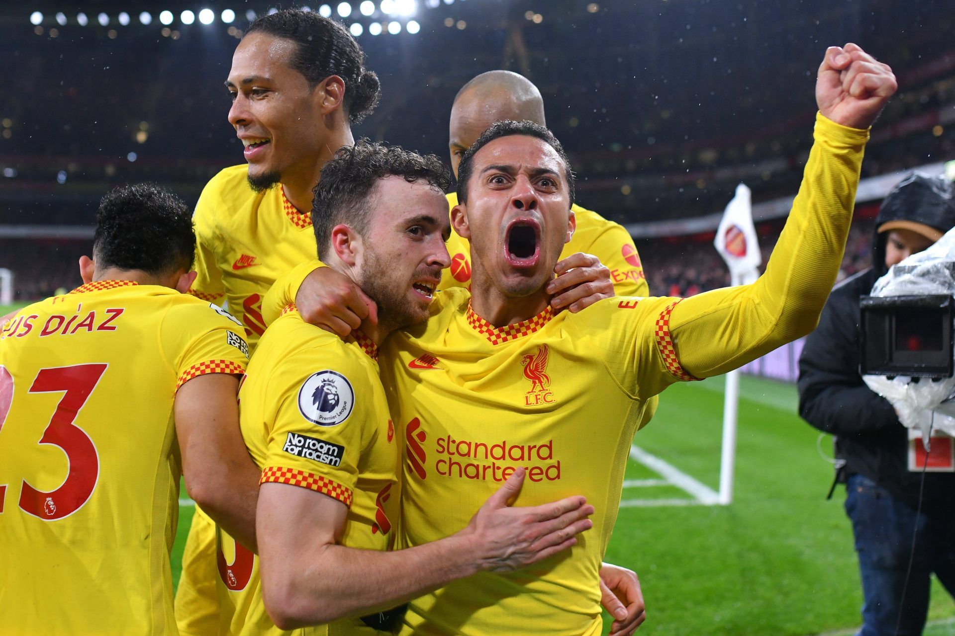 Vídeo: Liverpool se acerca al City tras triunfo sobre el Arsenal