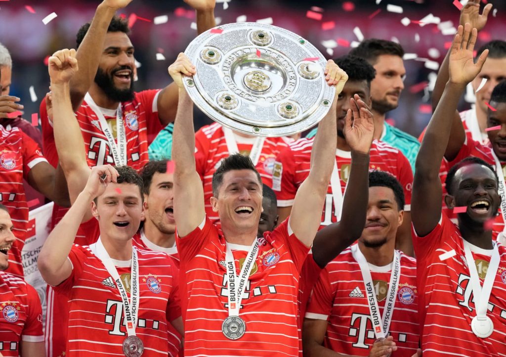 FC Bayern recibe su 'ensaladera' de campeón alemán
