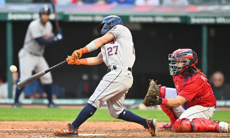 Guardianes se imponen a los Astros con Mauricio Dubón titular