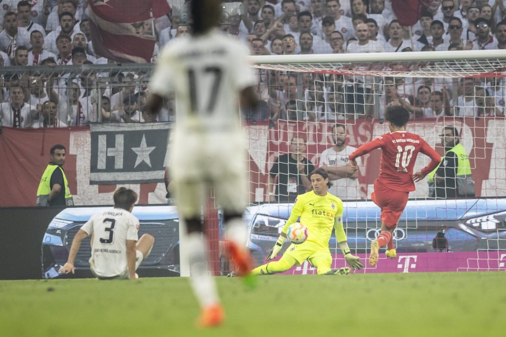 Upamecano y un Sommer de récord, evitan triunfo del Bayern