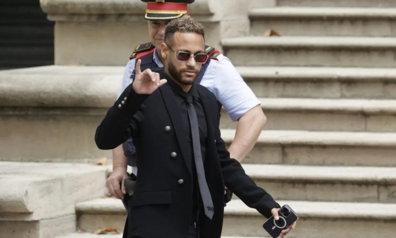 Neymar irá a juicio en España y regresará a París para jugar