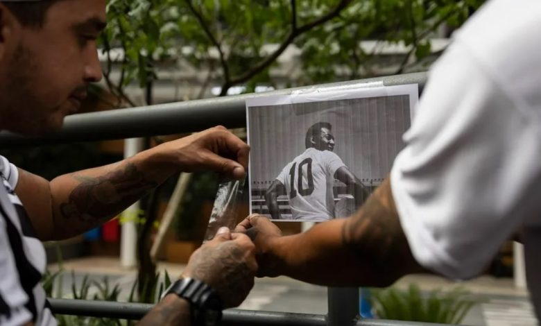 En Brasil hay vigilia en el hospital pidiendo por la salud de Pelé