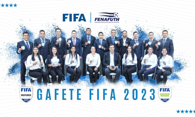 FENAFUTH entrega los gafetes FIFA a nómina de árbitros hondureños