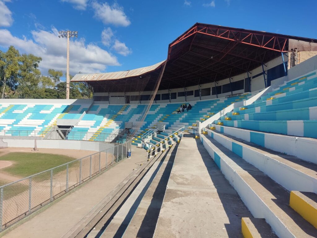 El estadio Chochi Sosa luce esplendoroso y listo "to play ball"