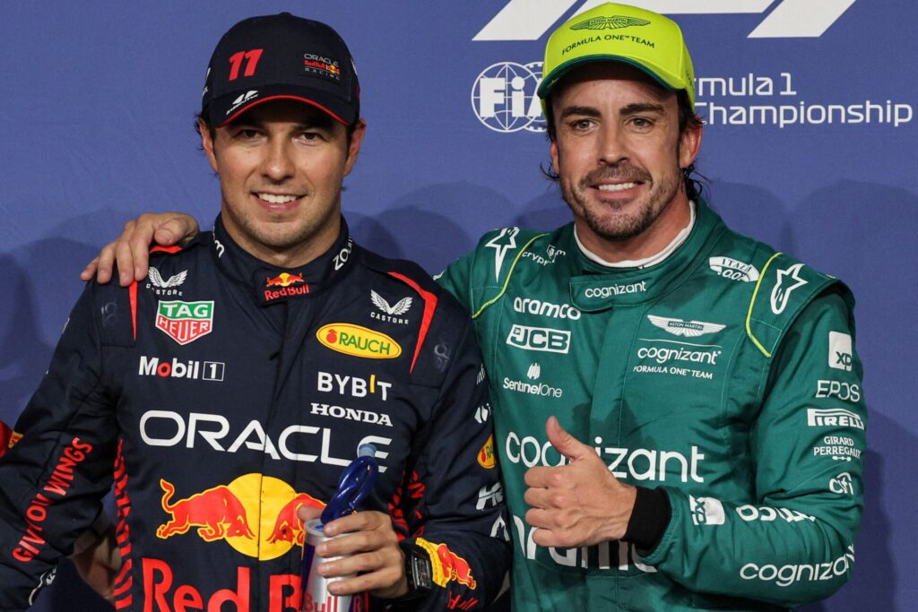 'Checo' Pérez se queda con la Pole en Arabia. Verstappen, 15