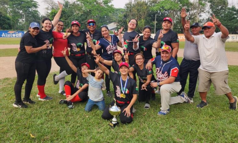San Pedro Sula, Honduras. (HSI) - Este fin de semana fue de mucha actividad para el Slowpitch Nacional y en este caso las Lady Rangers que organizaron su primer Miniferia en la cual involucraron equipos de todo el país.