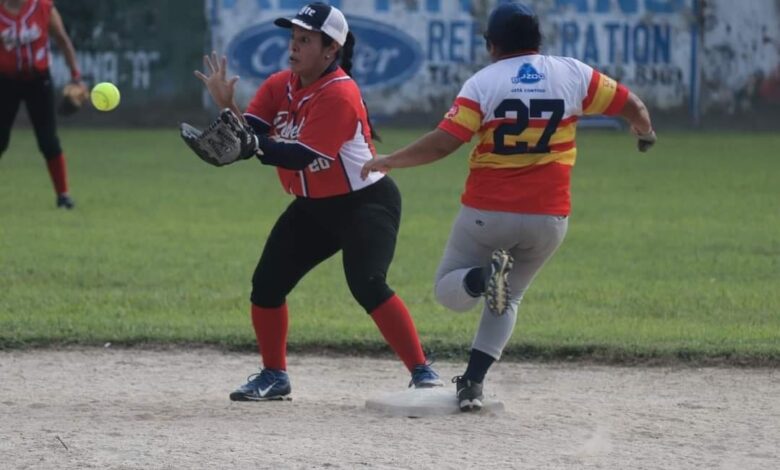 Astros cierra líder de la Liga Femenina de Softball Sampedrana