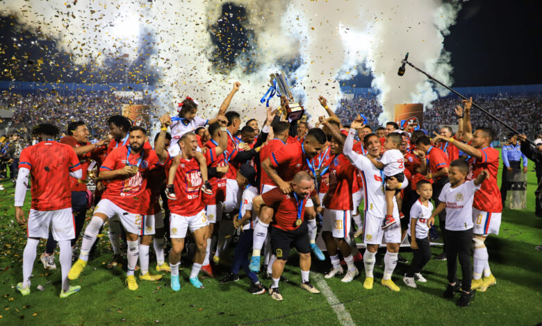 Encrucijada en Honduras: Bicolor, Liga Nacional, Copa Centroamericana y CNL