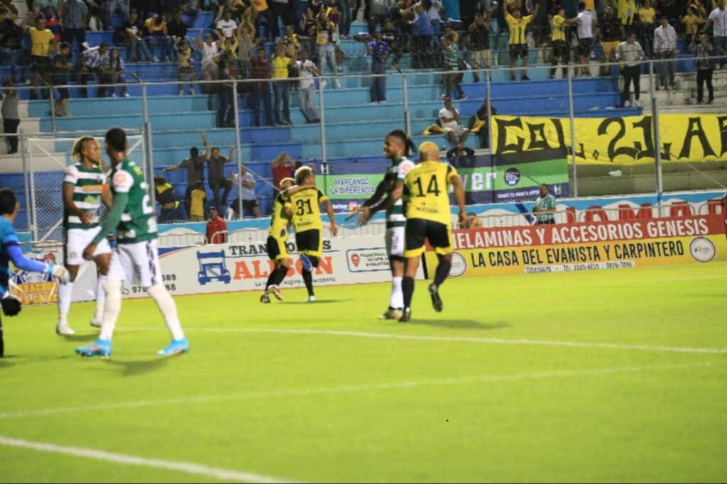 CD Génesis es el nuevo inquilino de primera tras penales con el Juticalpa FC